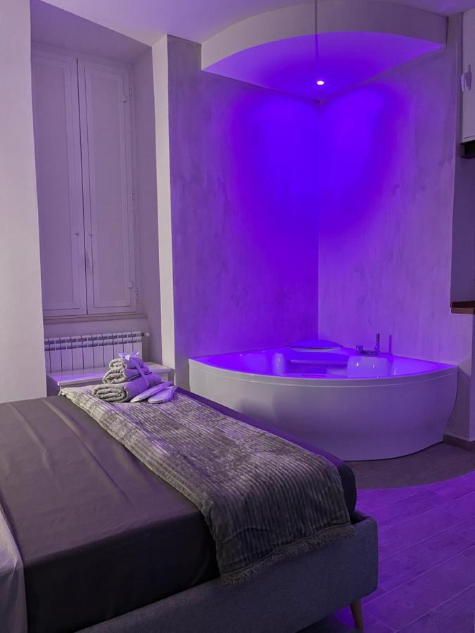 The Secret Garden Apartment ซาแลร์โน ภายนอก รูปภาพ