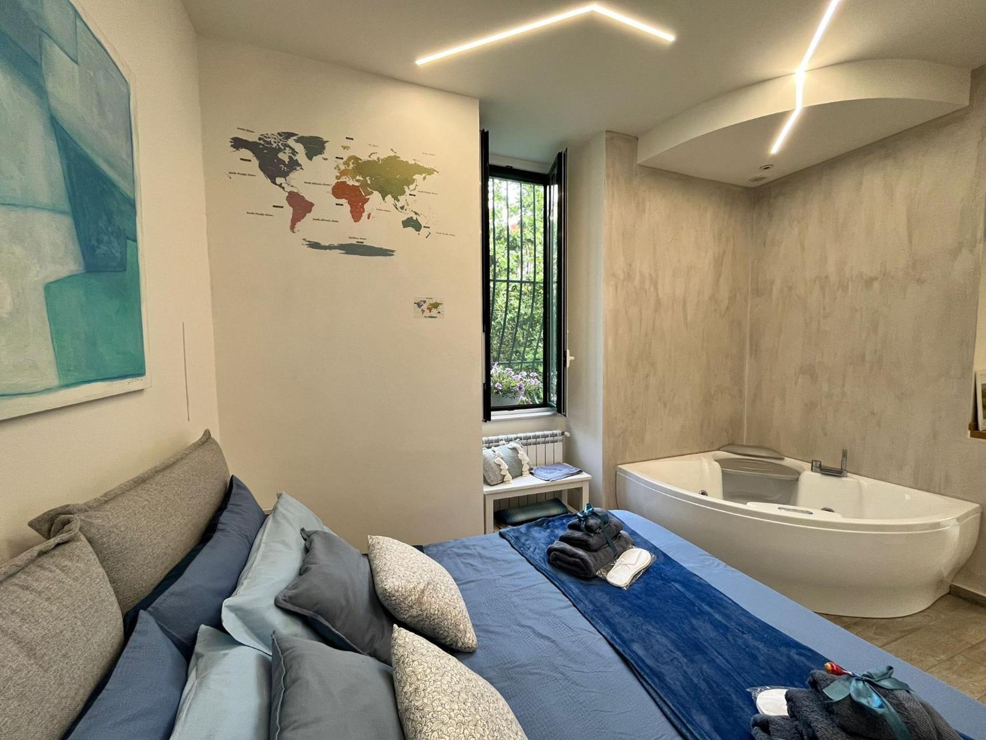 The Secret Garden Apartment ซาแลร์โน ภายนอก รูปภาพ